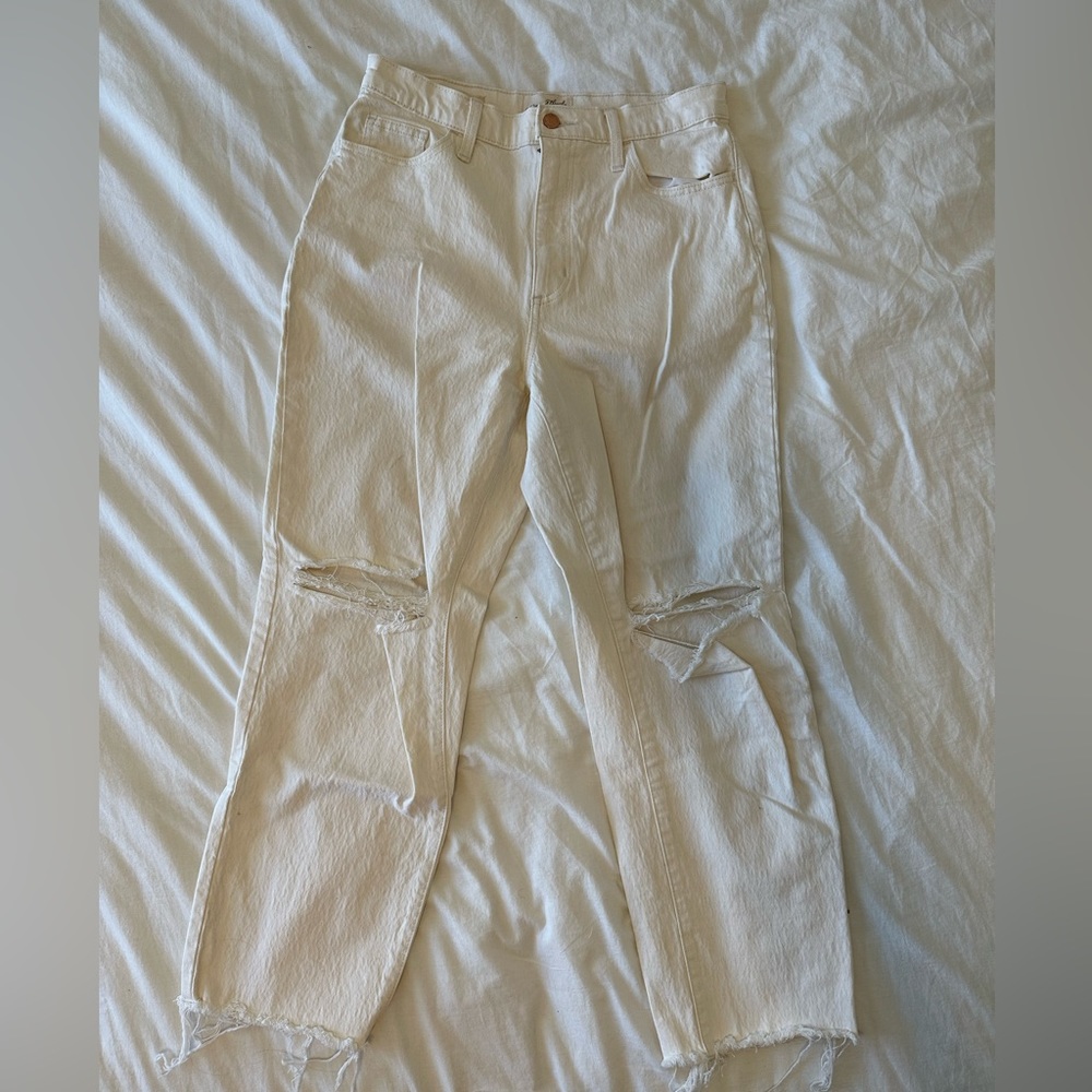 Universal thread vintage straight distressed white jeans
